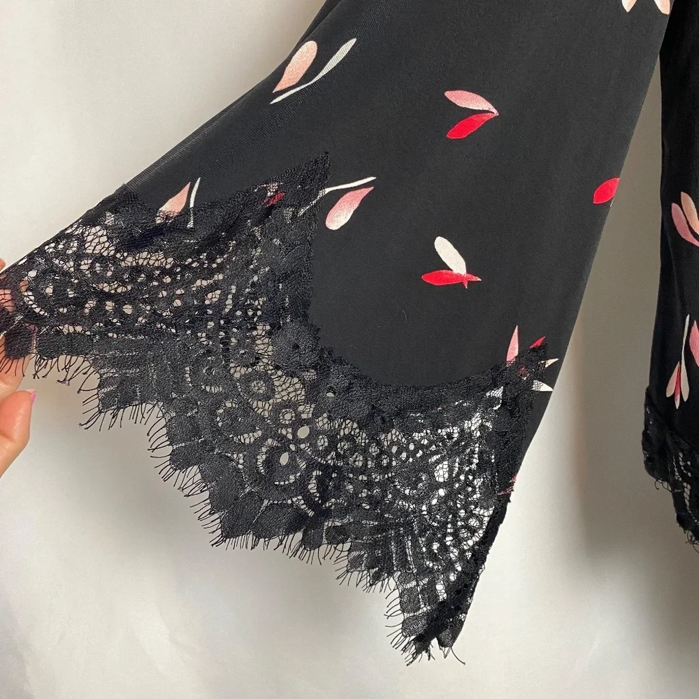 Alfani Womenʻs Black Floral Lace Trimmed Blouse Bell Sleeve Blouse PL
